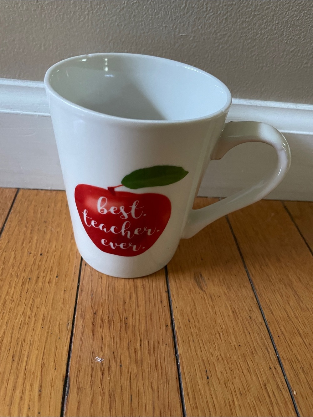 Best Teacher Ever Royal Norfolk White Mug with Red Apple and Green Leaf